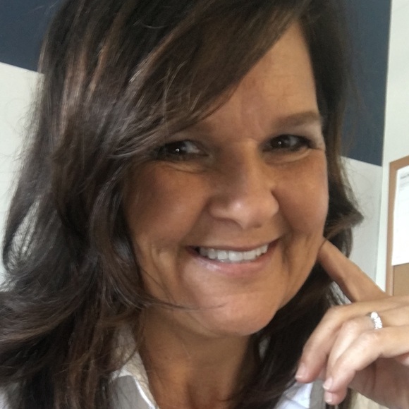 Hello and thank you for checking out my closest! - Picture 2 of 3